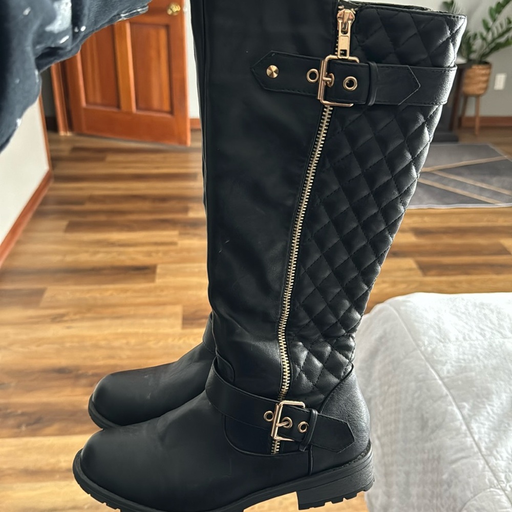 Black Forever boots with gold zipper and details. Size 6.5